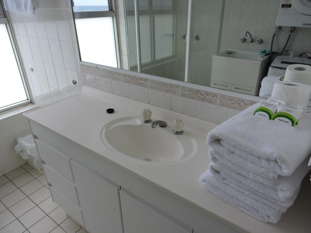 President Holiday Apartments - Absolute Beachfront Gold Coast Kültér fotó