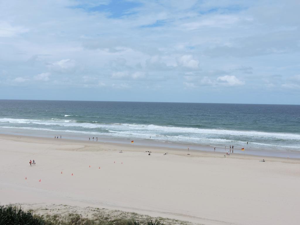President Holiday Apartments - Absolute Beachfront Gold Coast Kültér fotó
