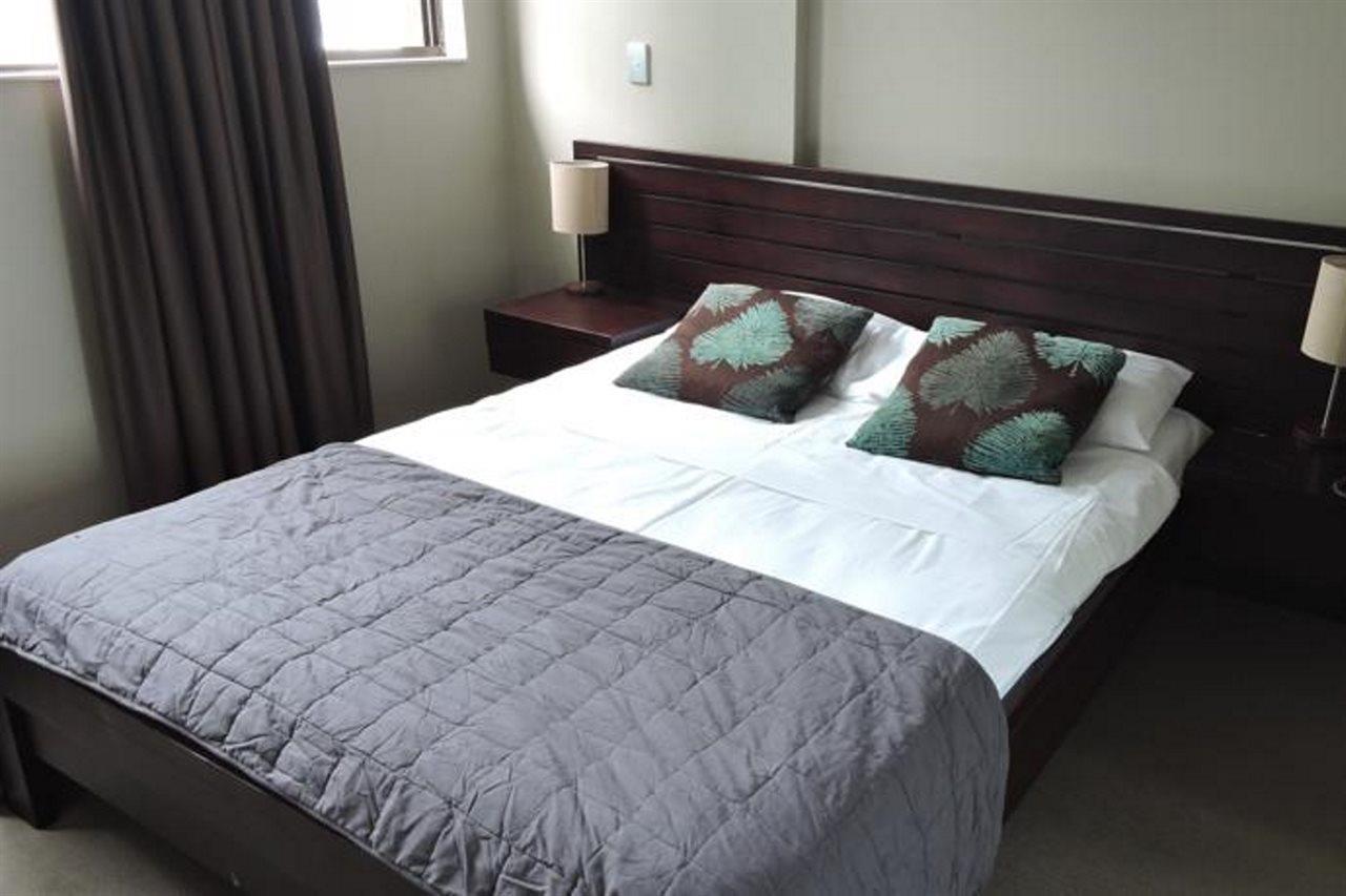 President Holiday Apartments - Absolute Beachfront Gold Coast Kültér fotó