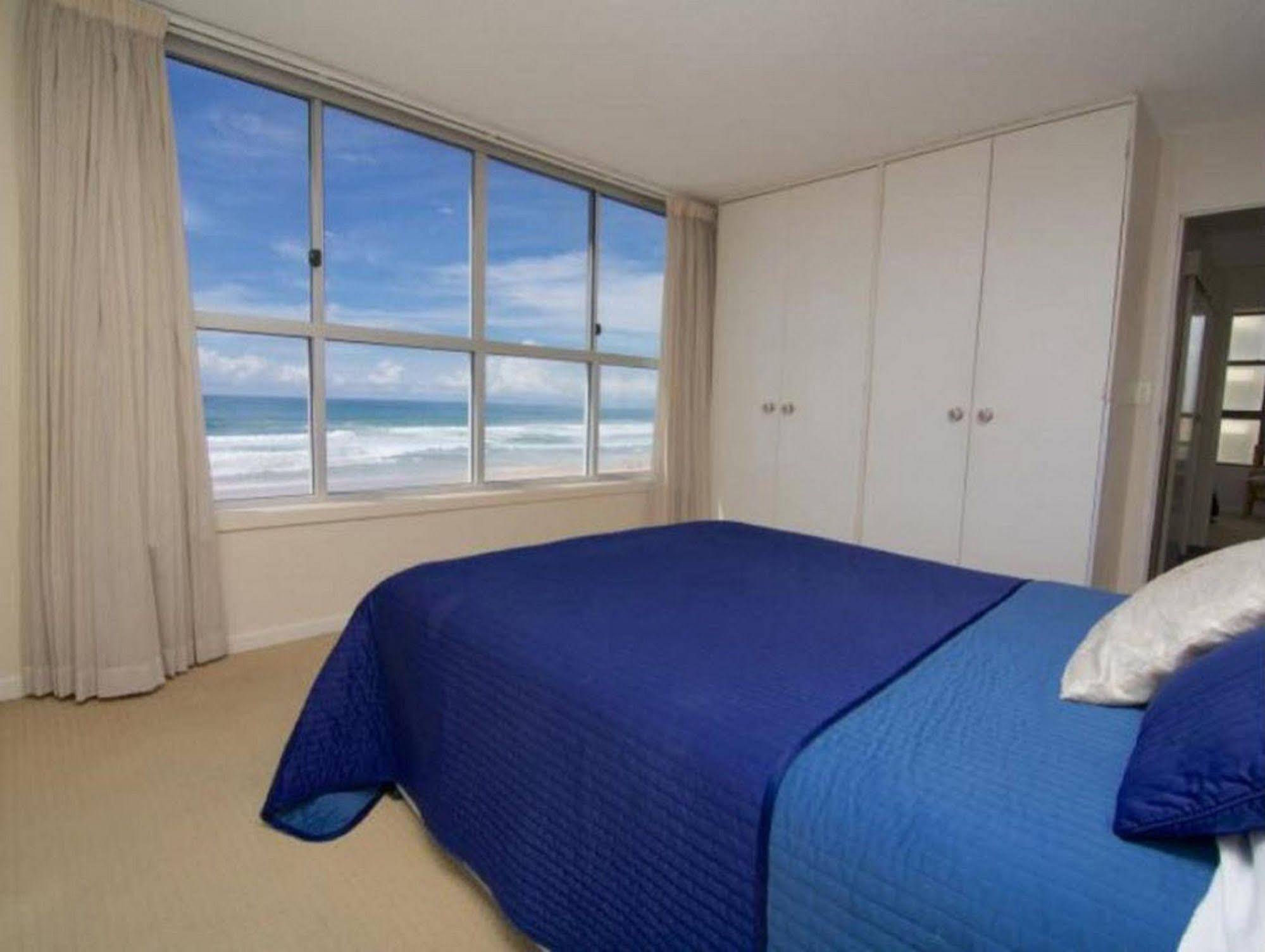 President Holiday Apartments - Absolute Beachfront Gold Coast Kültér fotó