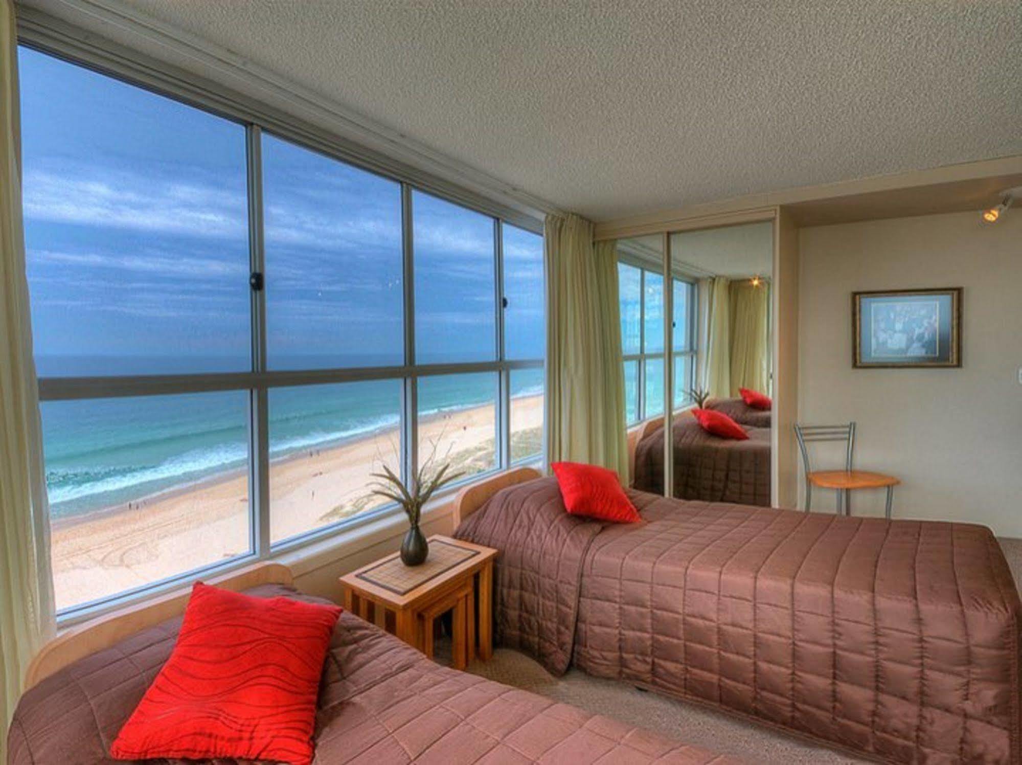 President Holiday Apartments - Absolute Beachfront Gold Coast Kültér fotó
