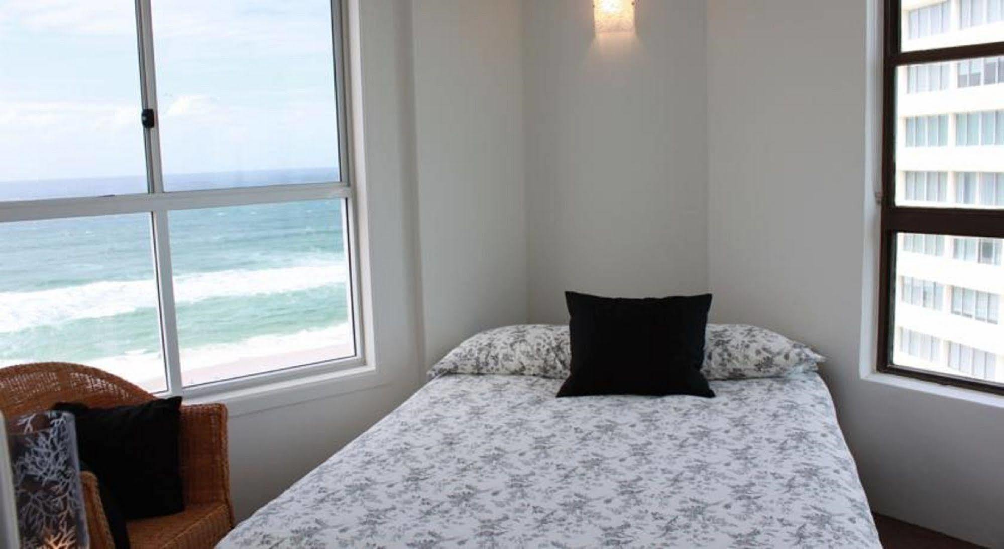 President Holiday Apartments - Absolute Beachfront Gold Coast Kültér fotó