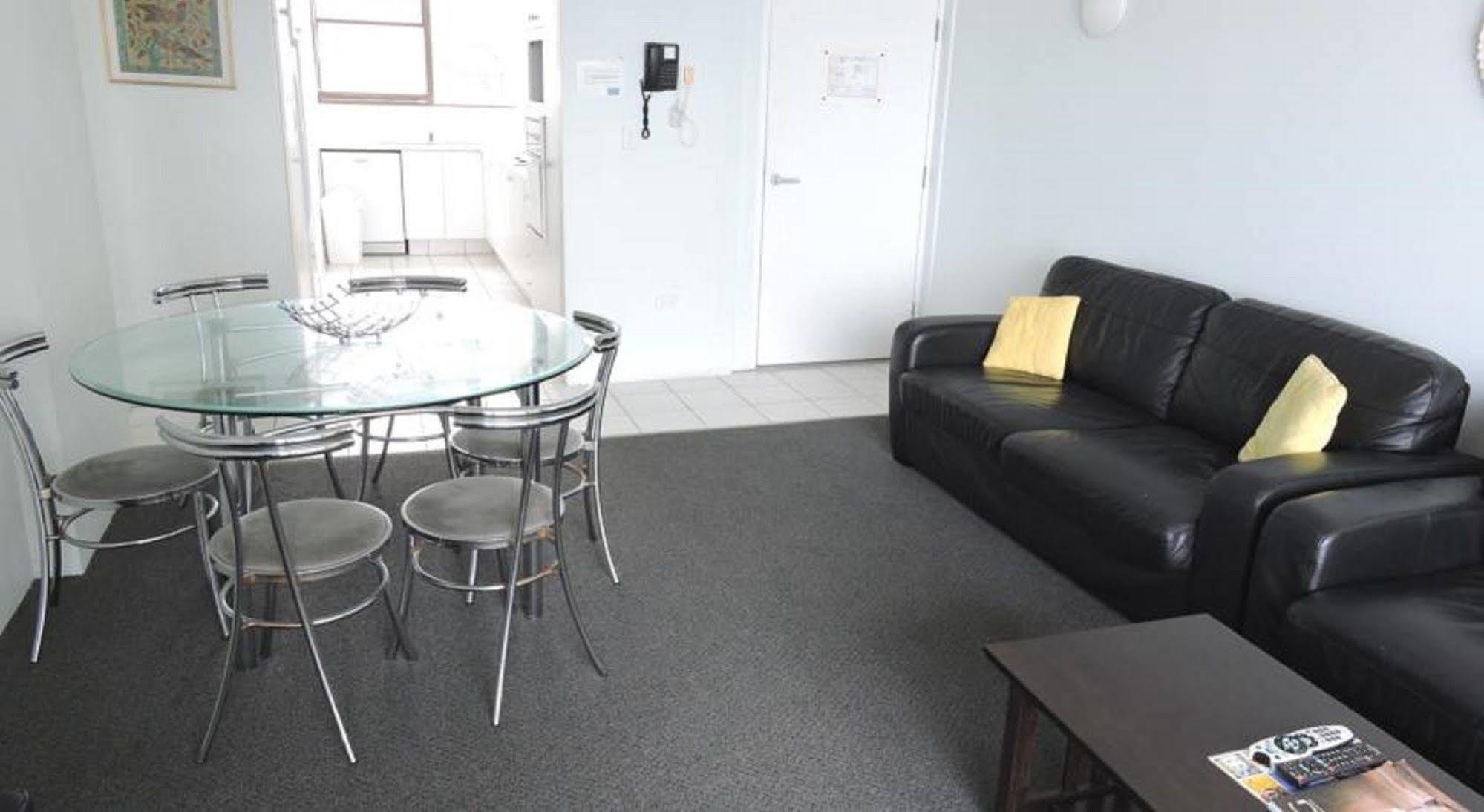 President Holiday Apartments - Absolute Beachfront Gold Coast Kültér fotó