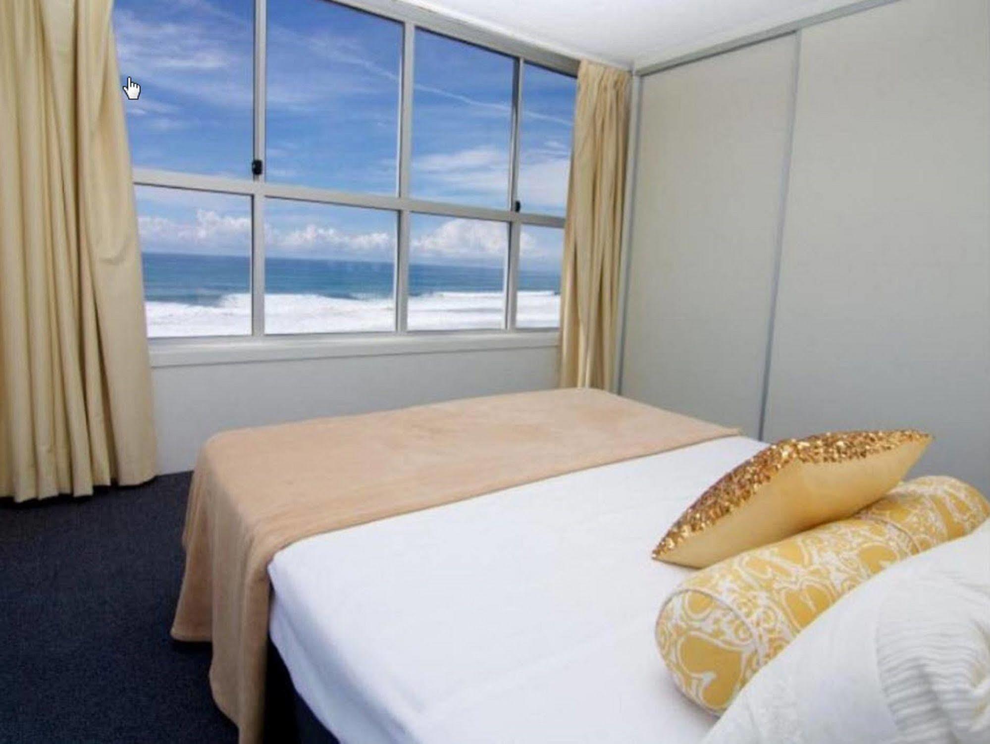 President Holiday Apartments - Absolute Beachfront Gold Coast Kültér fotó