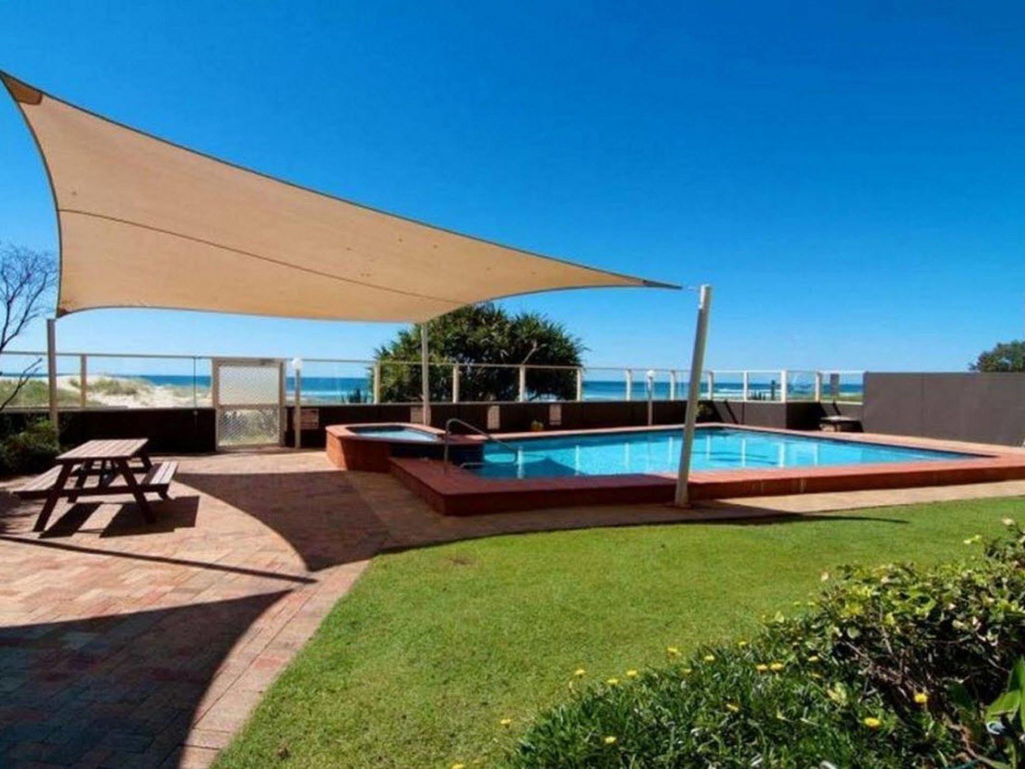 President Holiday Apartments - Absolute Beachfront Gold Coast Kültér fotó