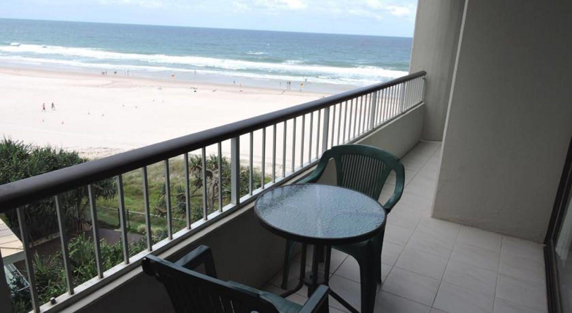 President Holiday Apartments - Absolute Beachfront Gold Coast Kültér fotó
