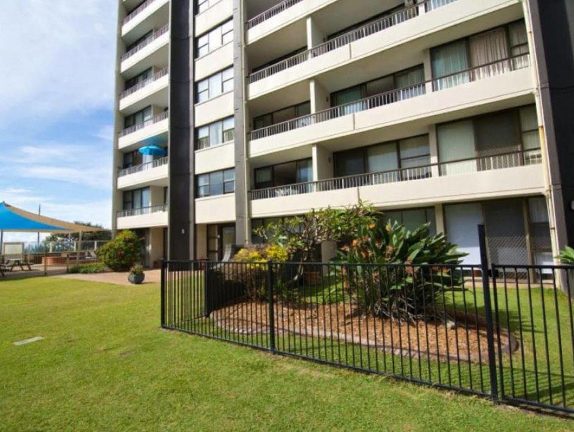 President Holiday Apartments - Absolute Beachfront Gold Coast Kültér fotó