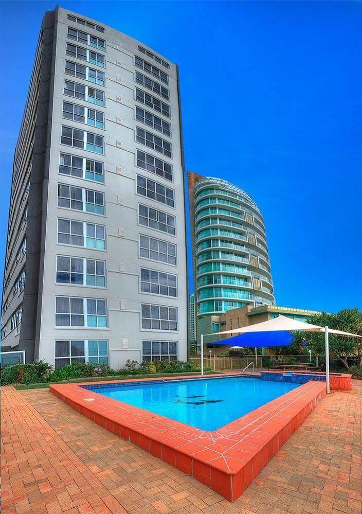 President Holiday Apartments - Absolute Beachfront Gold Coast Kültér fotó